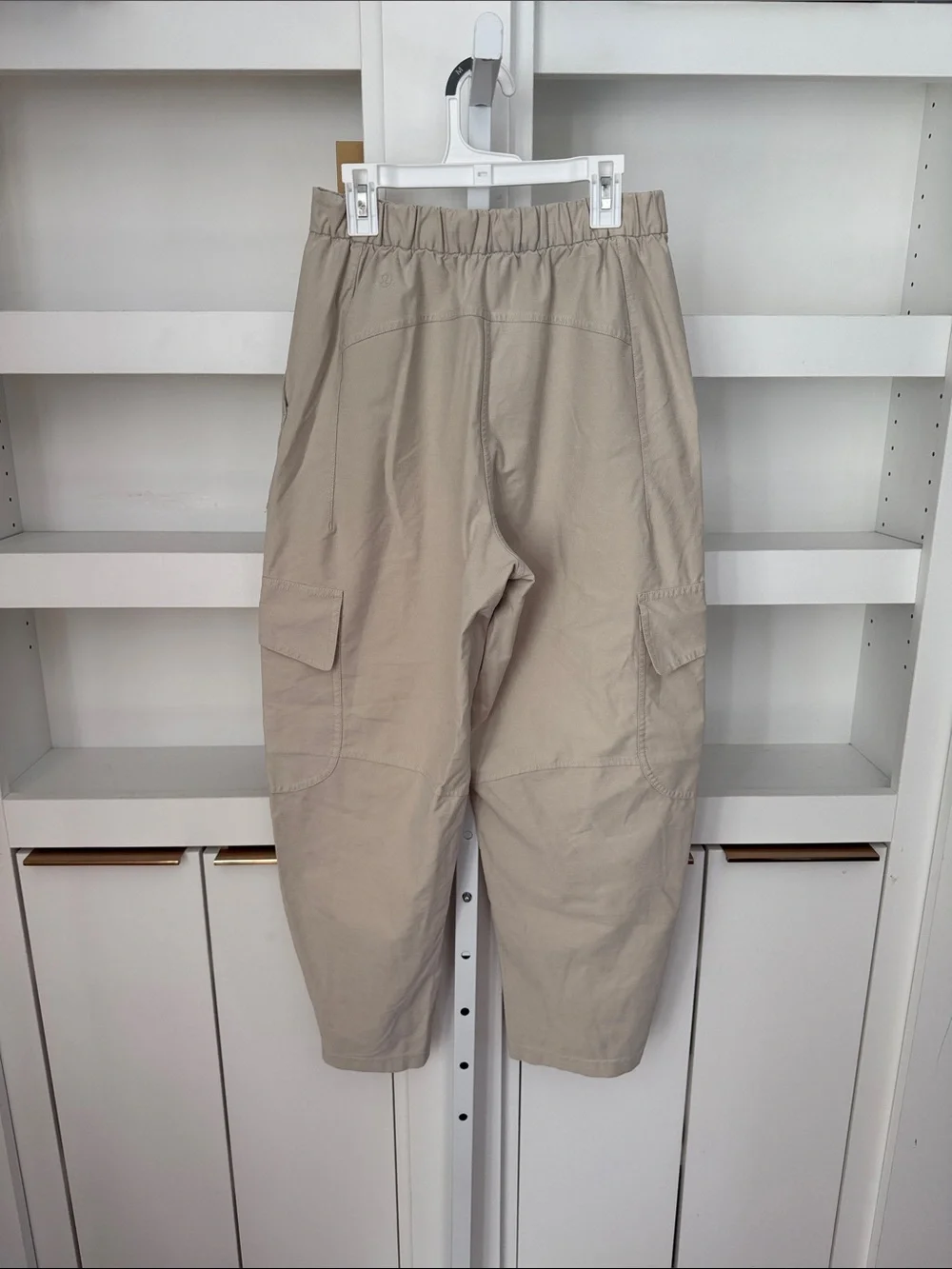 Lululemon Light Utilitech Cargo Pocket High-Rise Pant Sz 25 / 0 Natural Ivory